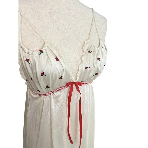 Vtg Long Nightgown Nylon Lingerie Feminine Sissy Lolita Flower Embroidered Small - Picture 2 of 16